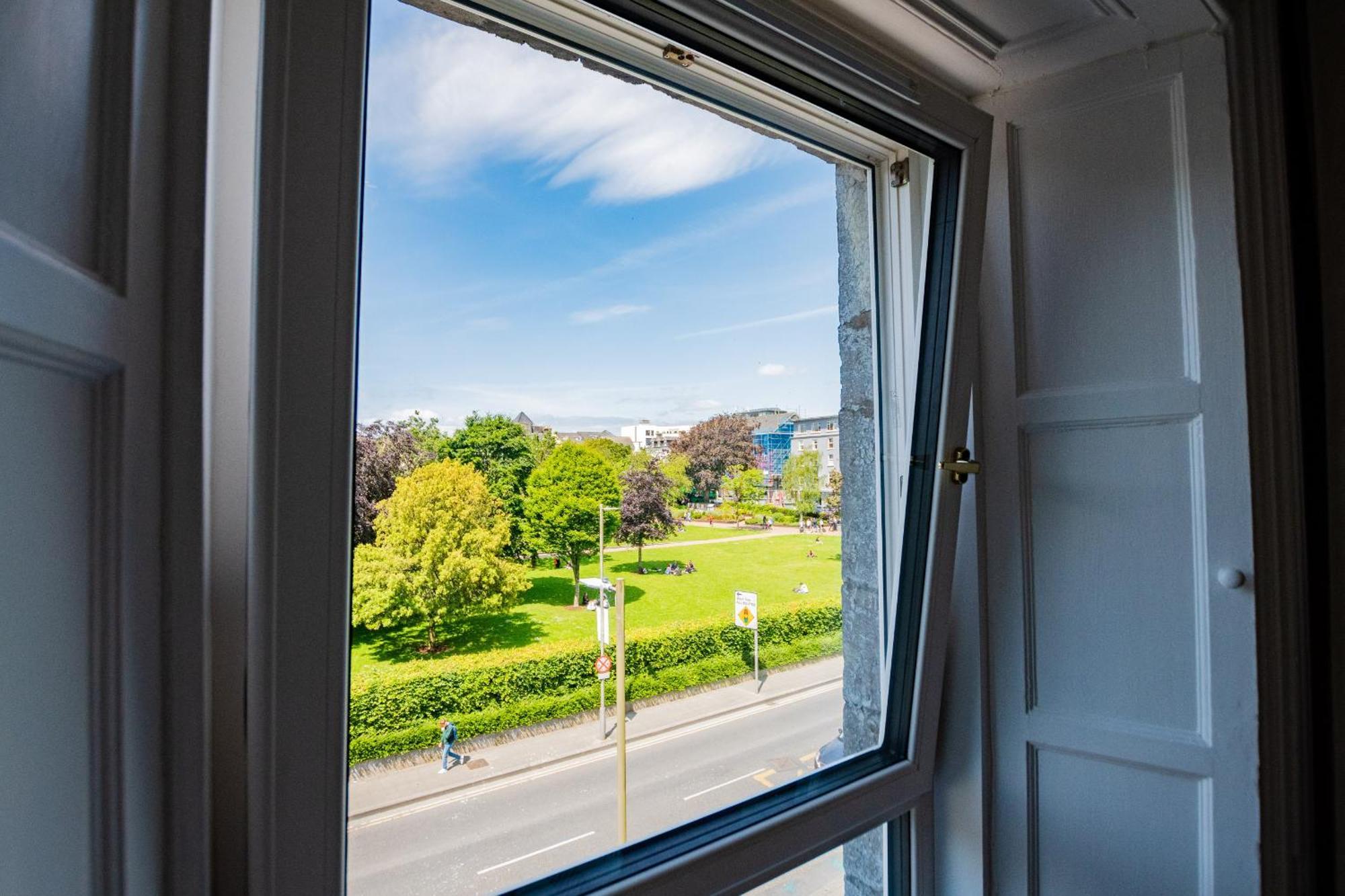 Eyre View - 1 Apartment Galway